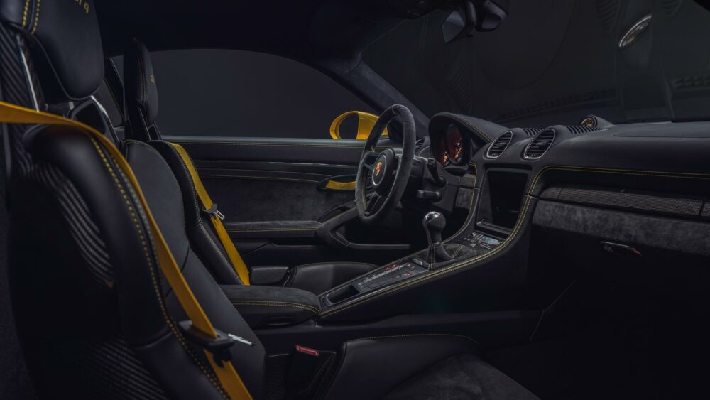 Porsche Cayman 718 GT4 Interior
