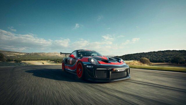 Porsche GT2 RS Clubsport in the Pinnacle of 911 Performance