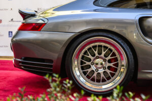 996