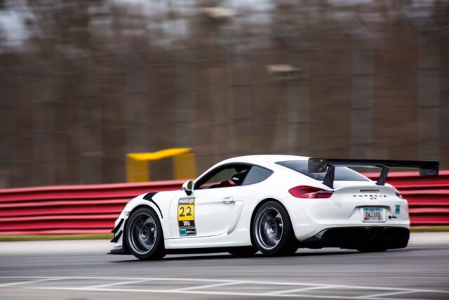 Porsche Cayman GT4