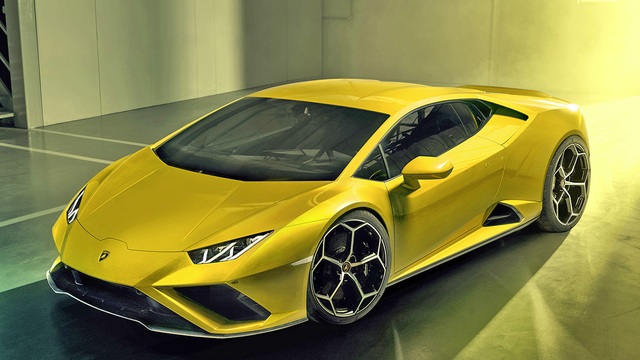 photo of Lamborghini Huracan Evo is the Ultimate RWD V10 Supercar image