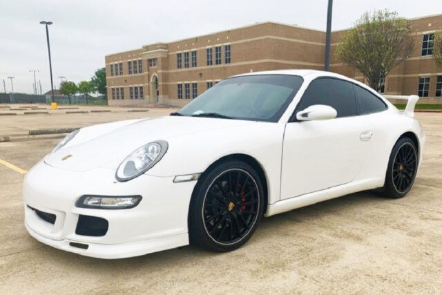 6speedonline.com 997 Porsche 911 Has McLaren F1-Style Center Seat