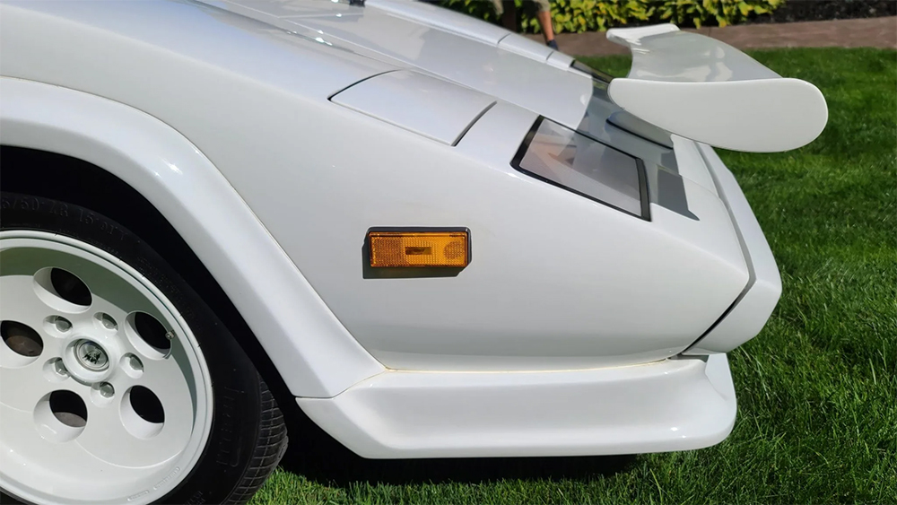 1988 Lamborghini Countach LP5000 front wing 