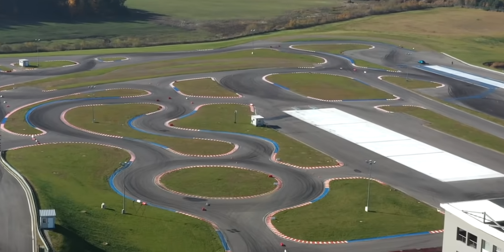 Skilled Sim Drifter Shreds Championship-Winning S15 Silvia Drift Car